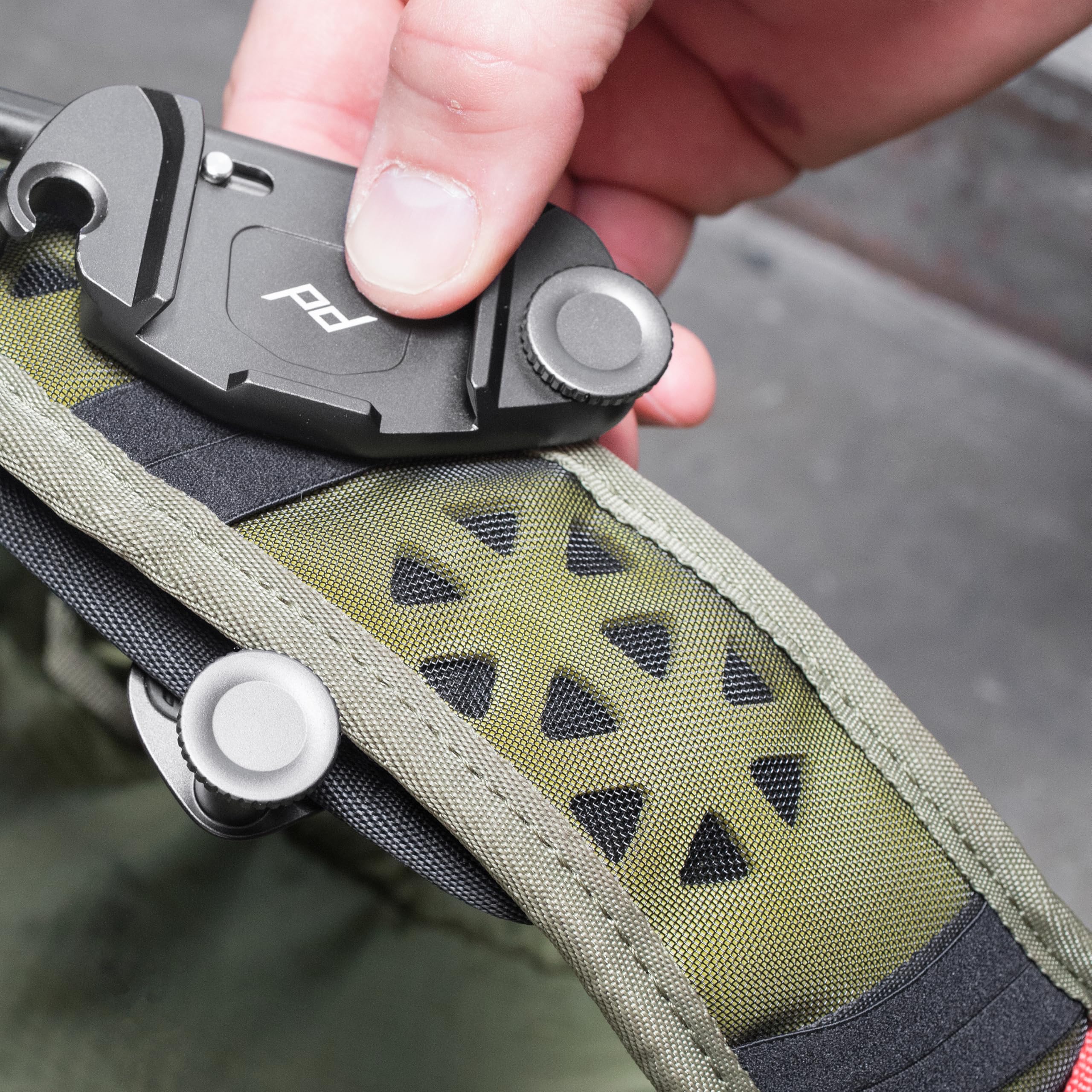 Peak Design Capture Camera Clip V3 Solo, Black Clip Only, Holds DSLR, Compact and Point and Shoot Bodies, Secure, Stable and Accessible, Attaches to Straps and Belts, Quick Release, 200 lb Capacity - Image 5