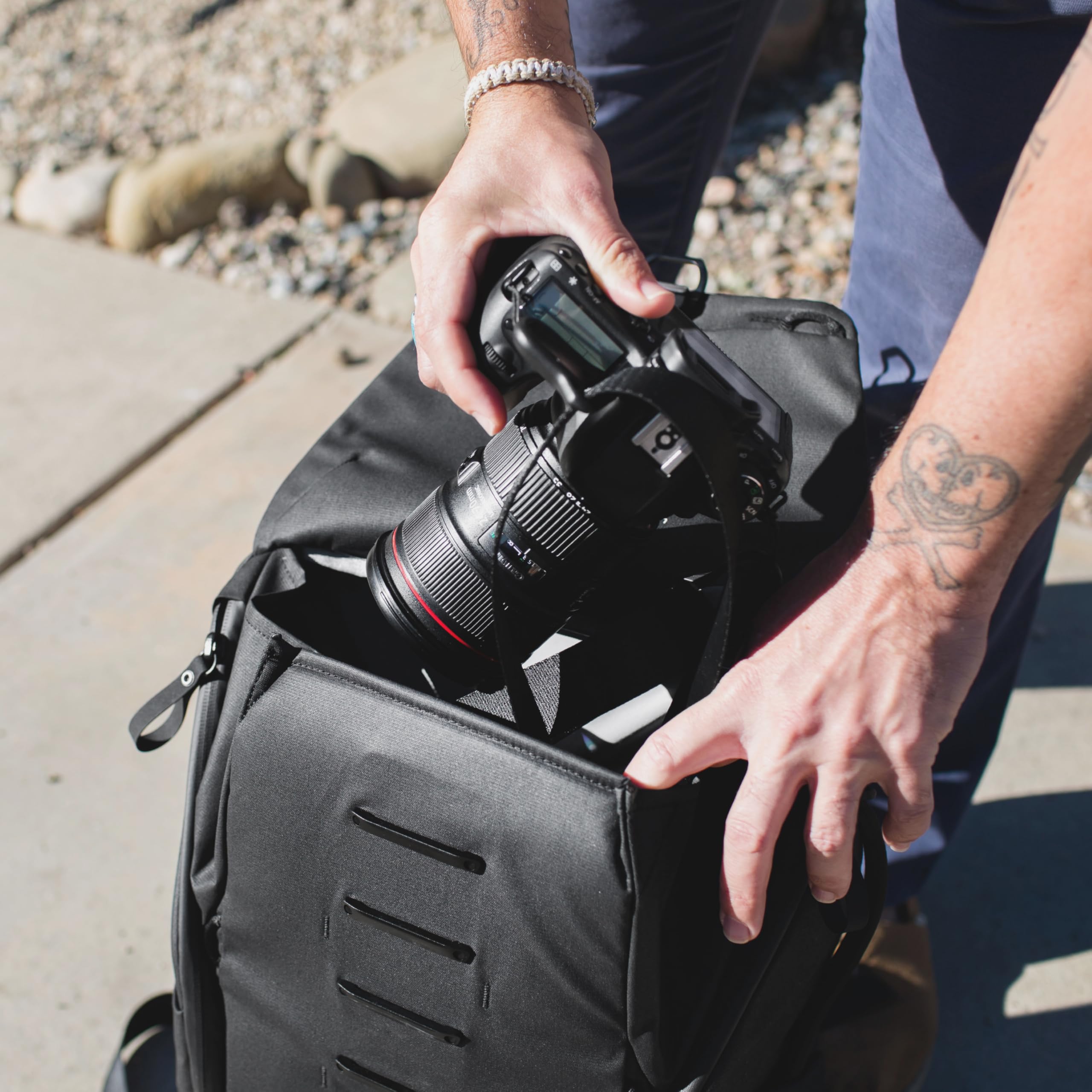 Peak Design Everyday Backpack 30L, Black, MagLatch Top, Dual Side Access, FlexFold Dividers, Fits 15" or 16" Laptop, For Camera Carry, Daily Commutes or Travel, Versatile Backpack for Men and Women - Image 7