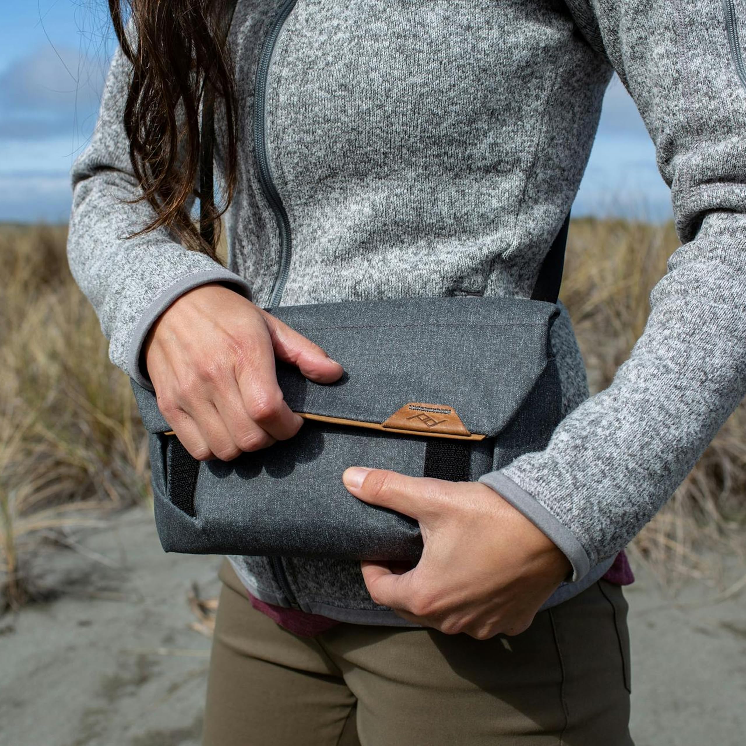 Peak Design Field Pouch V2, Charcoal, 2-in-1 Organizer and Sling Bag, Adjustable Shoulder Strap and Integrated Belt Loops, Weatherproof Nylon Canvas, Organizer Pouch or Carry Bag for Men and Women - Image 5