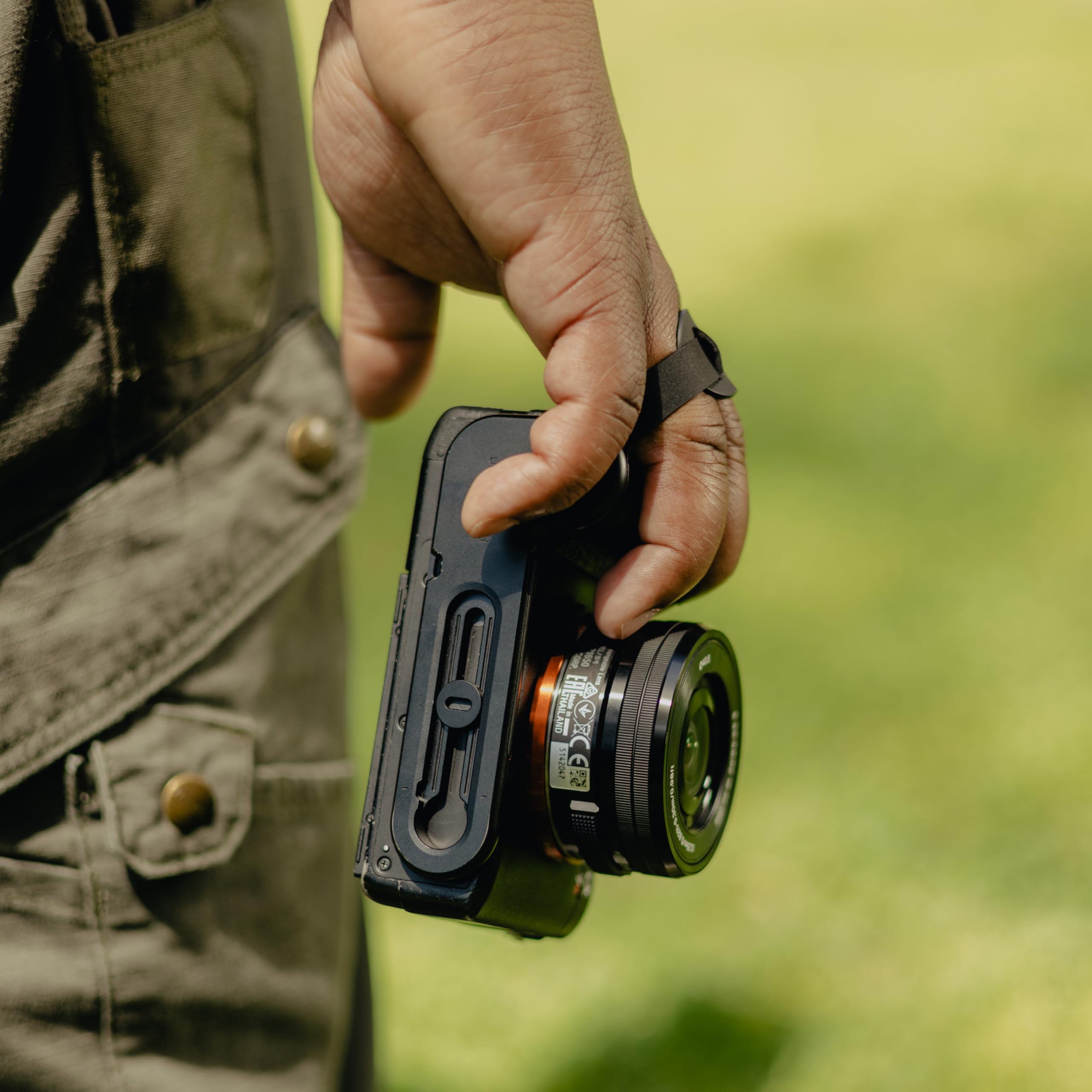 Peak Design Micro Clutch L-Plate Camera Hand Strap, For Mirrorless Cameras, Low-Profile Finger Loop, Battery Access, ARCA-Compatible Baseplate, Secure and Comfortable, Camera Straps for Photographers - Image 3