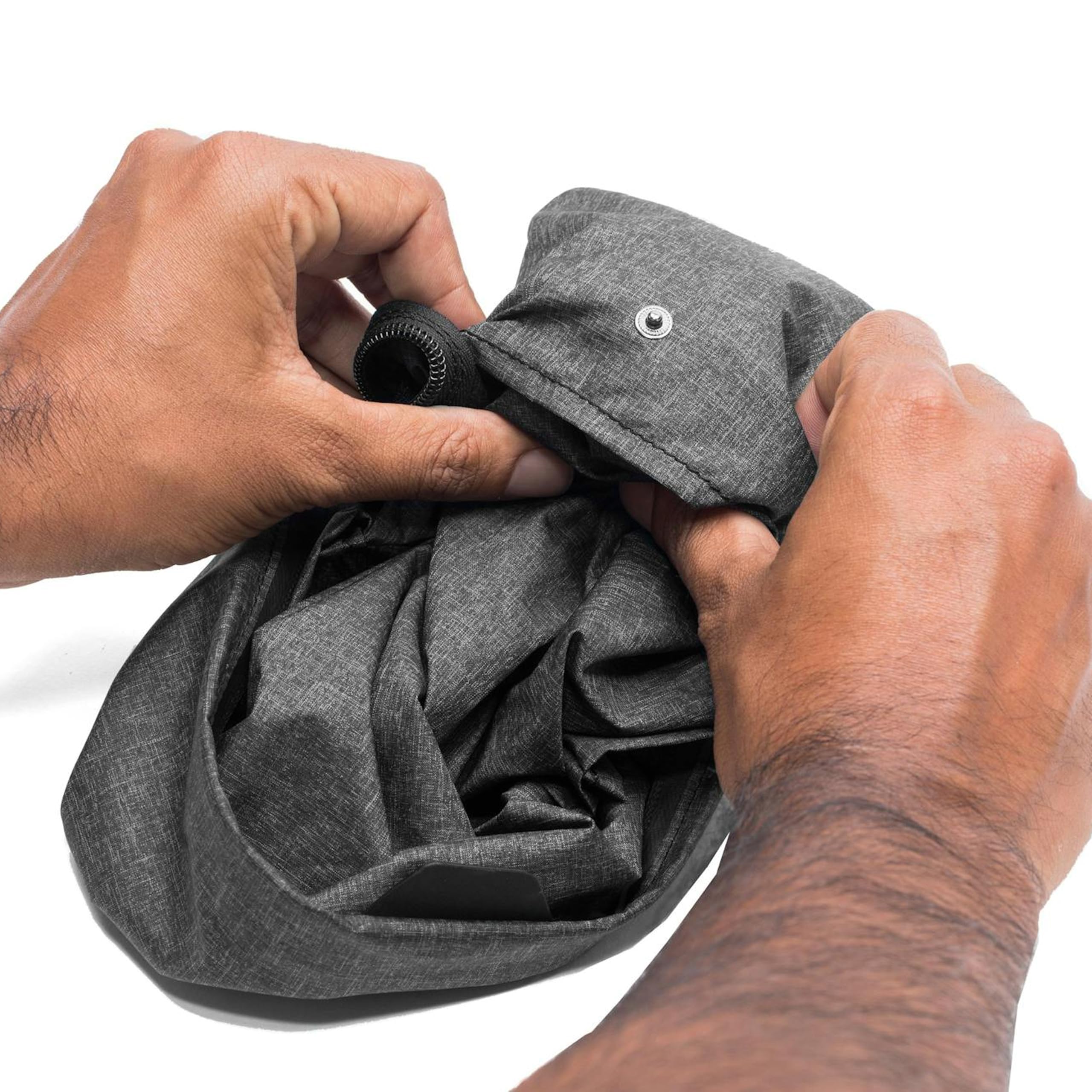 Peak Design Shoe Pouch, Sage, Ultralight Travel Organizer Bag for Shoes or Other Items, Weatherproof Shell, Packs into Itself, Fits 1–2 Pairs of Shoes, Works with Peak Design Travel Bags - Image 4